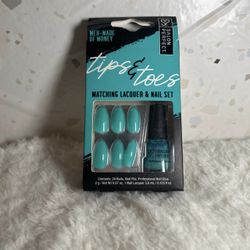 Salon Perfect Tips and Toes Matching Lacquer and Nail Set