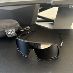 Oakley Sutro 