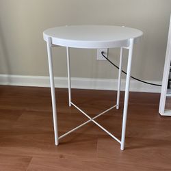 Side Tables 