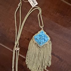 Kendra Scott necklace