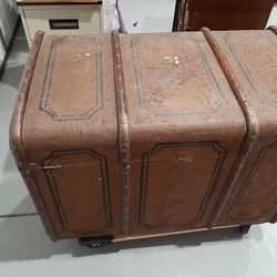 Vintage Antique Travel Steamer Bentwood Trunk