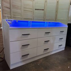 9 Drawers Dresser for Bedroom with Power Outlet, Chest of Drawers with LED Light, Modern Dressers with Open Storage Cubby, Triple Wide Dressers Organi