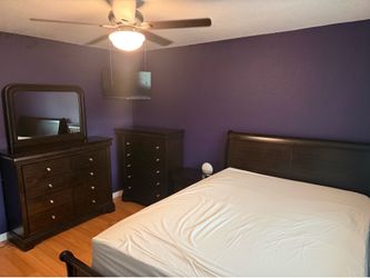 5-piece Queen Bedroom Set (Dark Brown)