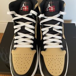 Nike air Jordan 1 mid SE Men Size 10.5 