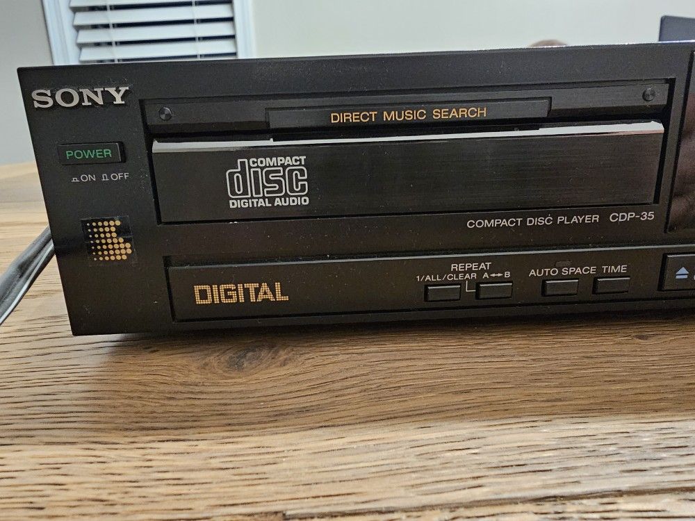 Sony Compact CD PLAYER 1980'S 