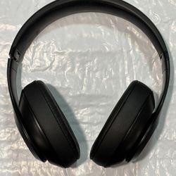 BEATS!  Brand new refurbished open box