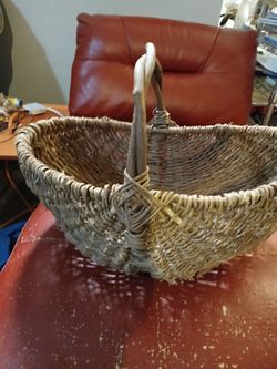 Large antique Or Vintage gathering picking hand Woven basket