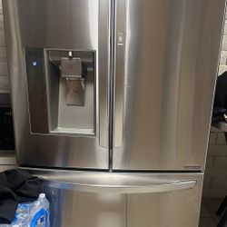 Refrigerator 