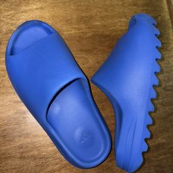 Men’s Size 10 Yeezy Slides