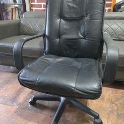 Black Desk Chair 