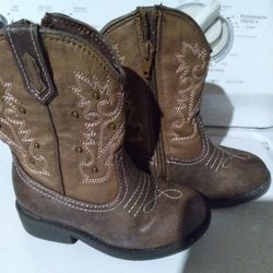 8c Little Girl Boots