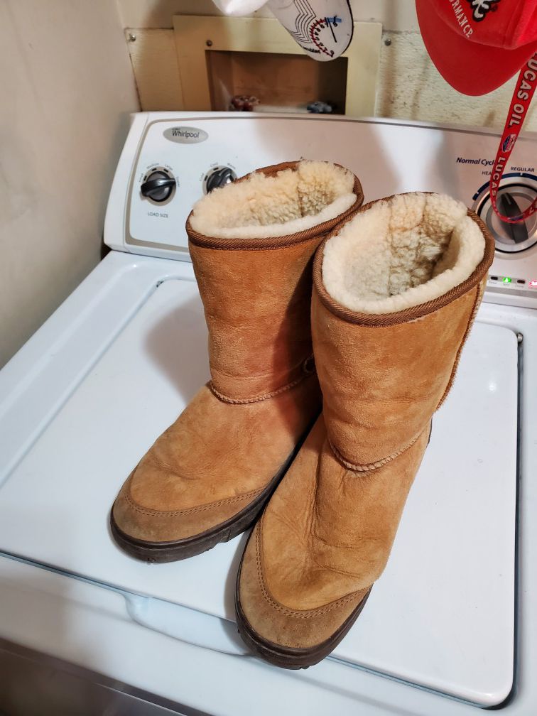 Ladies size 10 w Ugg boots