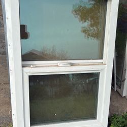 Ply Gem West Pro 200 Vinyl Sliding Window - 23.5" x 35.5" (Excellent Condition)