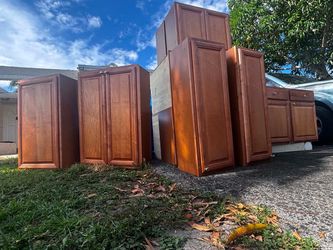 Kitchen Cabinets 8 Tops 2 Bottom Cabinets