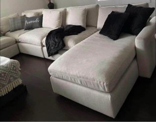 5 Pieces Beige Sectional from @diamondsofa used like New pick up today