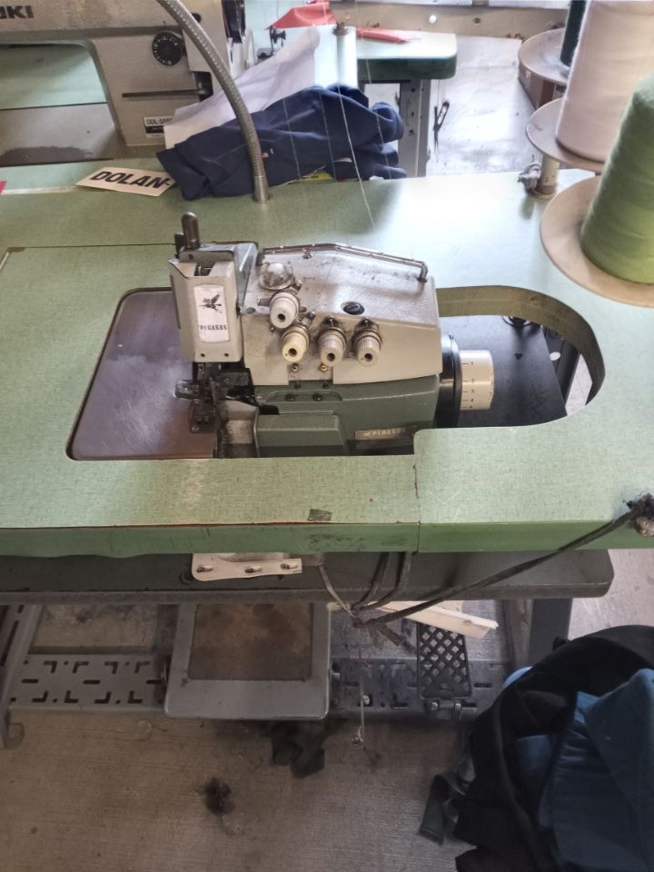 Pegasus Industrial Overlock Sewing Machine – Complete Table Setup