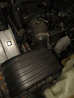 Air filter housing 2006 Ford explorer