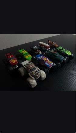 9pc Monster Trucks like new