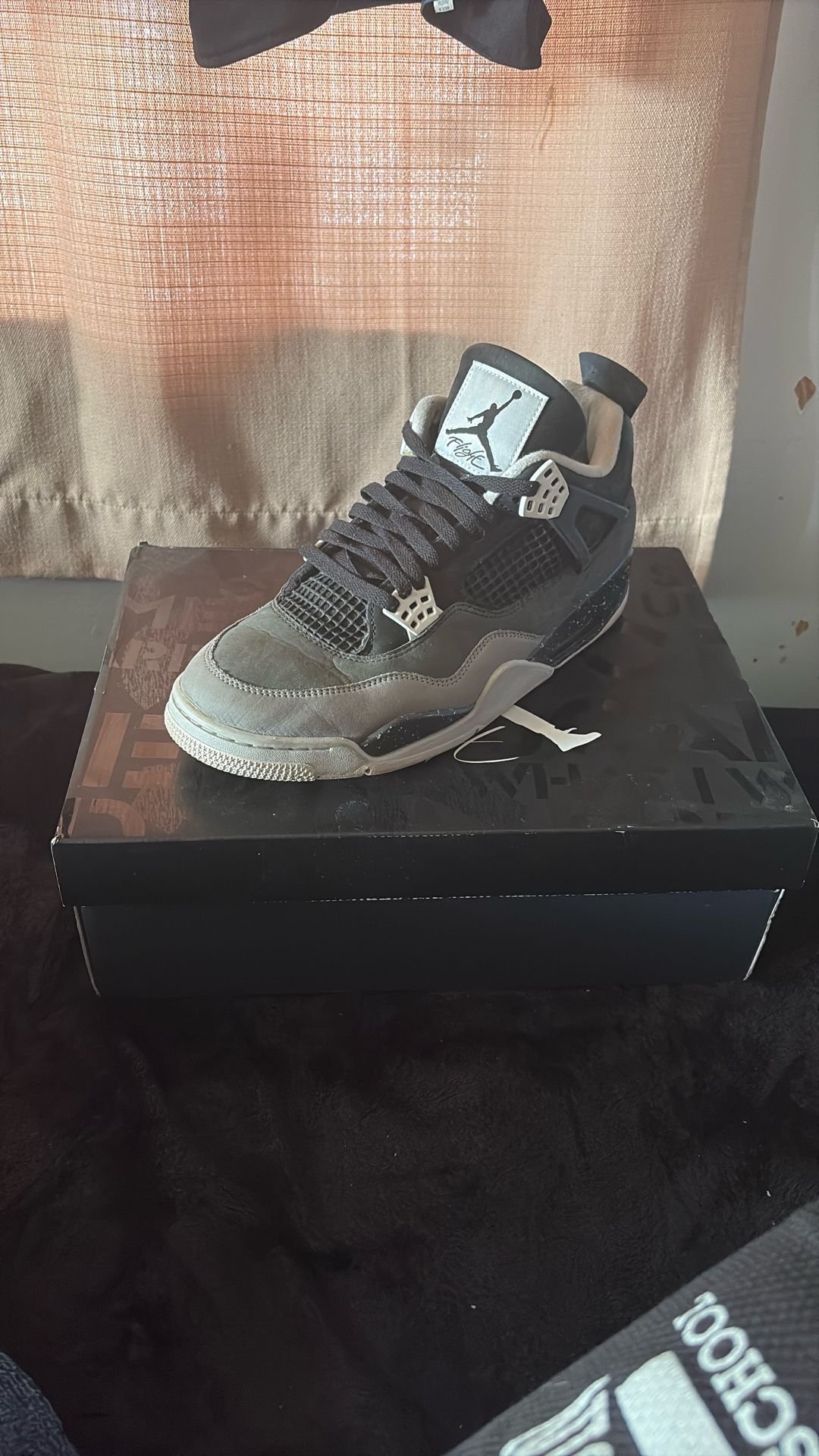Air Jordan 4 Retro
