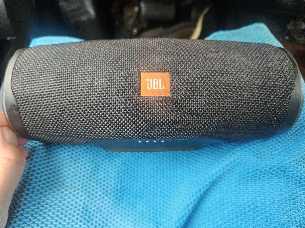 JBL Charge 4 Bluetooth Speaker