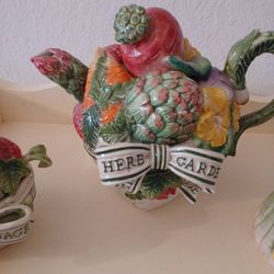 FITZ & FLOYD, TEA POT, SUGAR & CREAMER $15