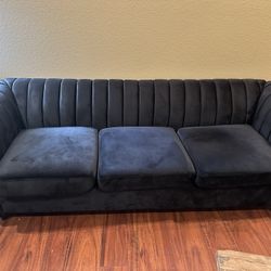 Blue 7’ Couch - Excellent condition 