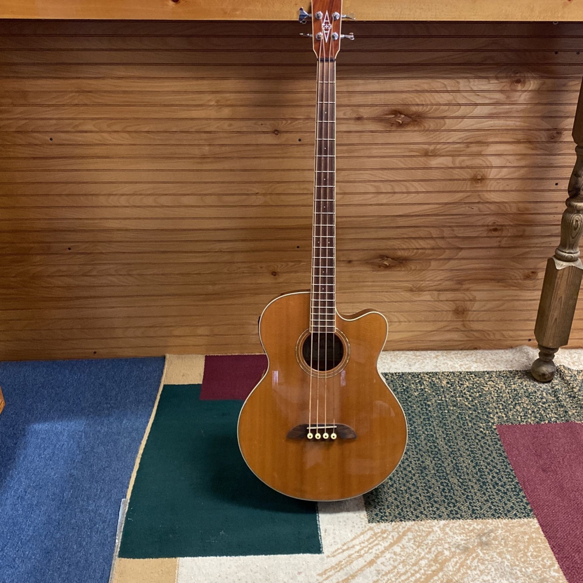 Alverez Acoustic Guitar  4 String Jumbo Bass, Cutaway Solid Spruce Top, Mahogany Back/sides