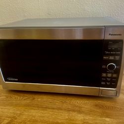 Panasonic Inverter Microwave – Quick and Efficient Cooking!