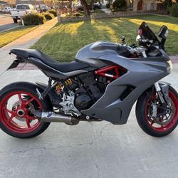 2020 Ducati Supersport