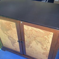 Office/Storage/Organizer Old Map This was in a hotel,