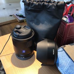 Sony NEX Zeiss Lens FE 1.8 E-Mount  New