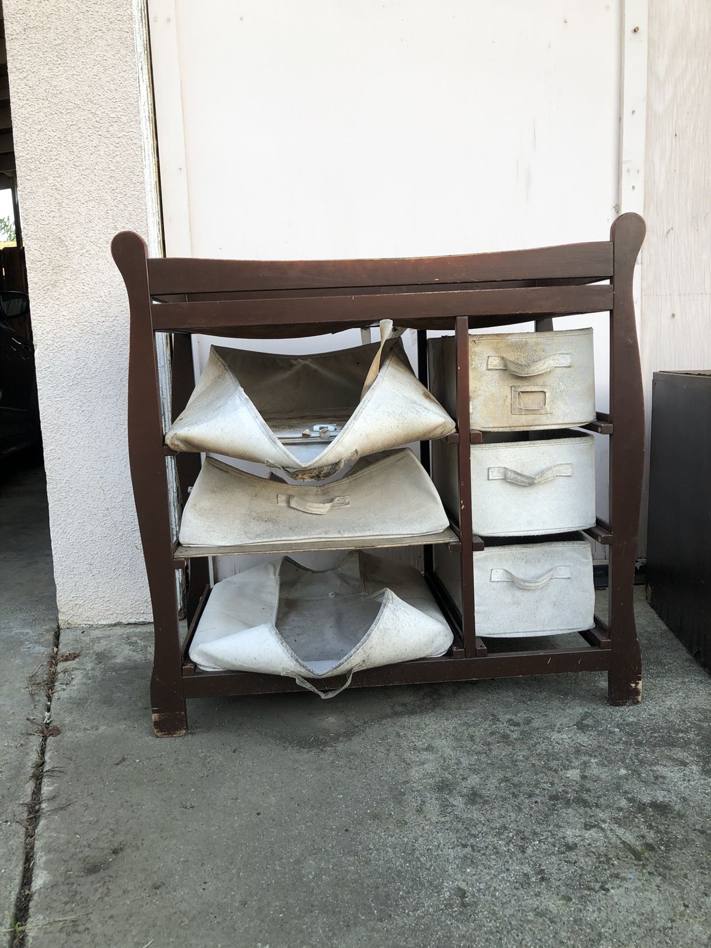 Free wood changing table