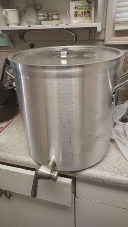 Una olla grande muy Buena calidad