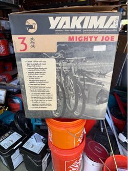 Yakima ultimate three bike trunk mount
