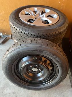 225/65/17 Dunlop 3 wheels and 1 spare
