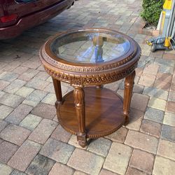 Round Glass Top Accent/End Table