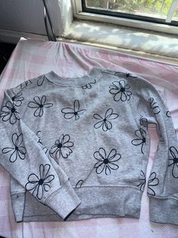 Gray Daisy Print Crewneck Sweatshirt