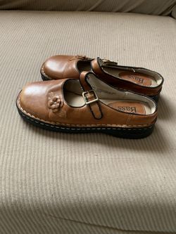 Bass shoes like new size 3M