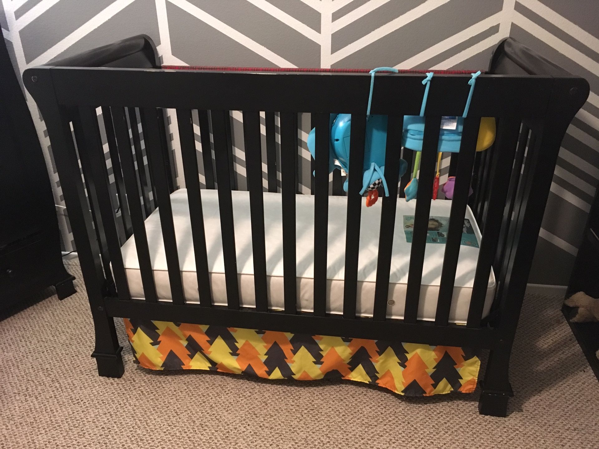 Babies R Us Crib & mattress for Sale in Murrieta, CA OfferUp