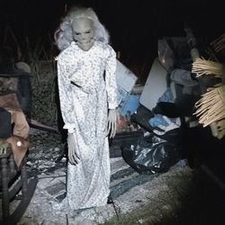 5ft Animated Old Lady