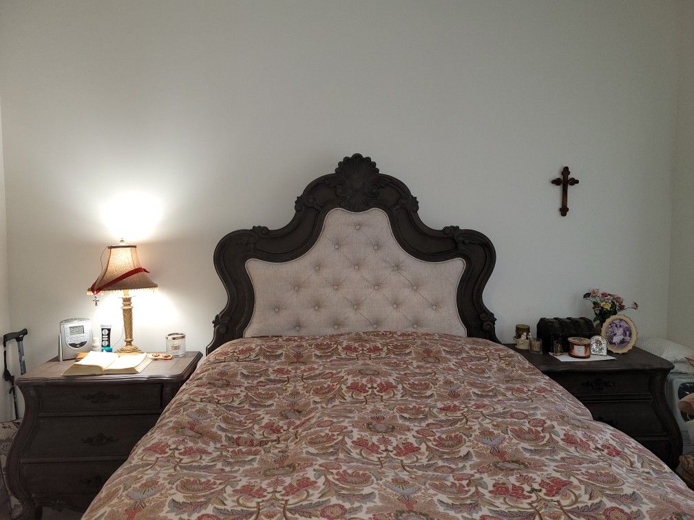 Queen Size Bedroom Set