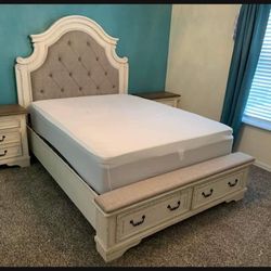 Ashley Chipped Queen Upholstered Bed with Storage 💥 Brand New ✅ 