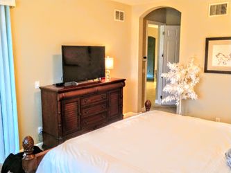 Cindy Crawford Home Key West Tobacco Panel 5 Pc King Bedroom Set For Sale In Nokomis Fl Offerup