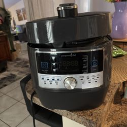 Pamper Chef Pressure Cooker 6 qt 