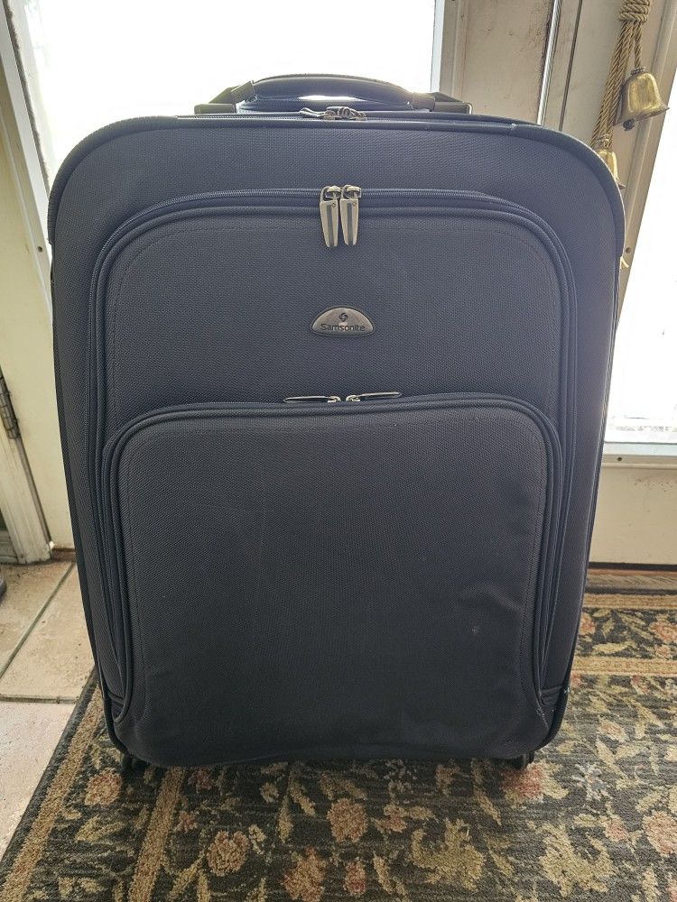 Large Navy Blue Samsonite Suitcase Travel Luggage