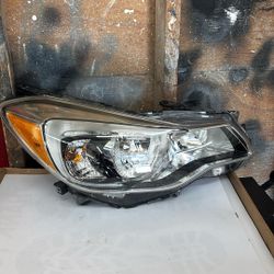RH Passenger Side Headlight For 2012-2013 Subaru Impreza/2013-2014 XV Crosstrek.