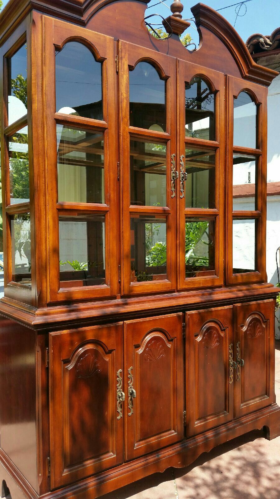 China Cabinet/Hutch