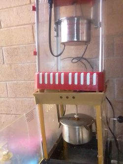 2 Popcorn Machines