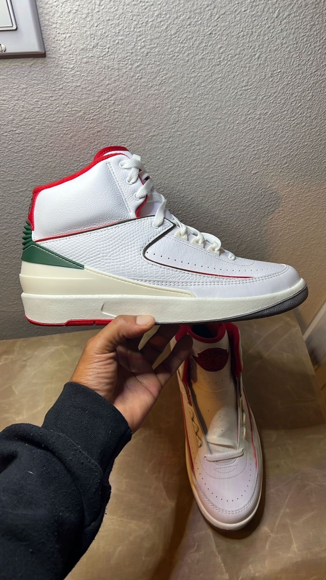Nike Air Jordan 2 Retro 'Origins' Size 9.5