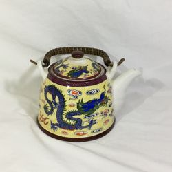 Mia Kos teapot